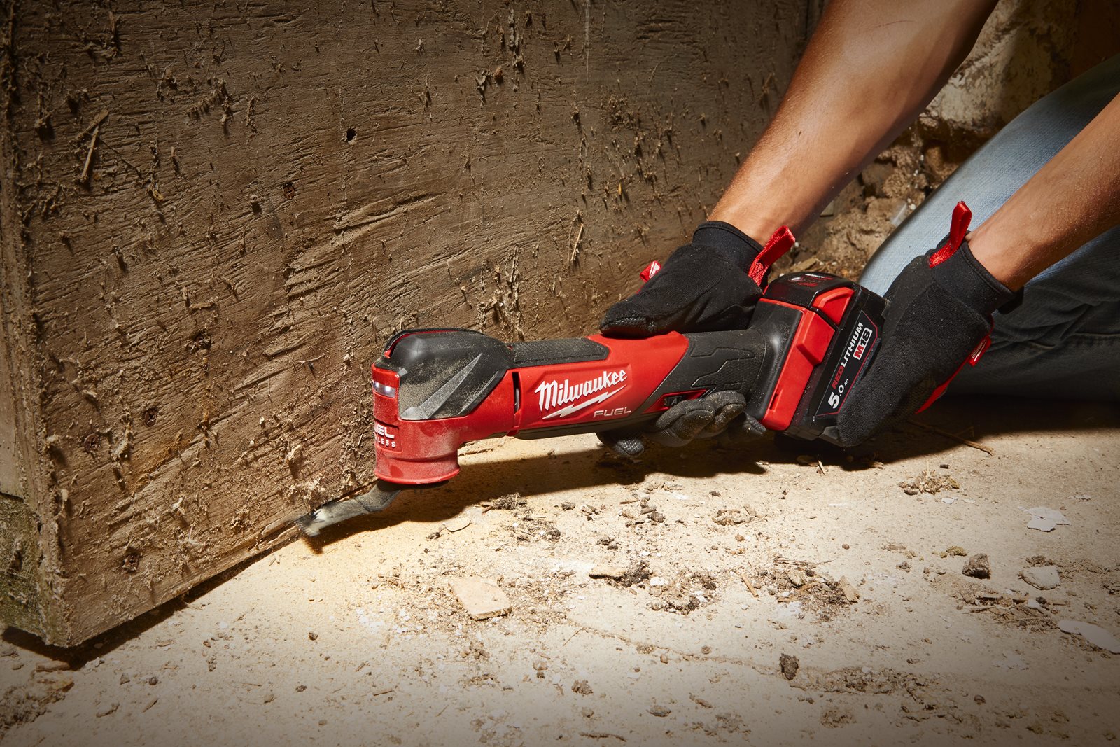 Milwaukee Akku-Multitool M18 FMT-502X (Oszillationswinkel: 2,1°, FIXTEC Schnellwechselsystem inkl. Universal-Adapter, mit 2 x 5,0 Ah Akku in HD Box)