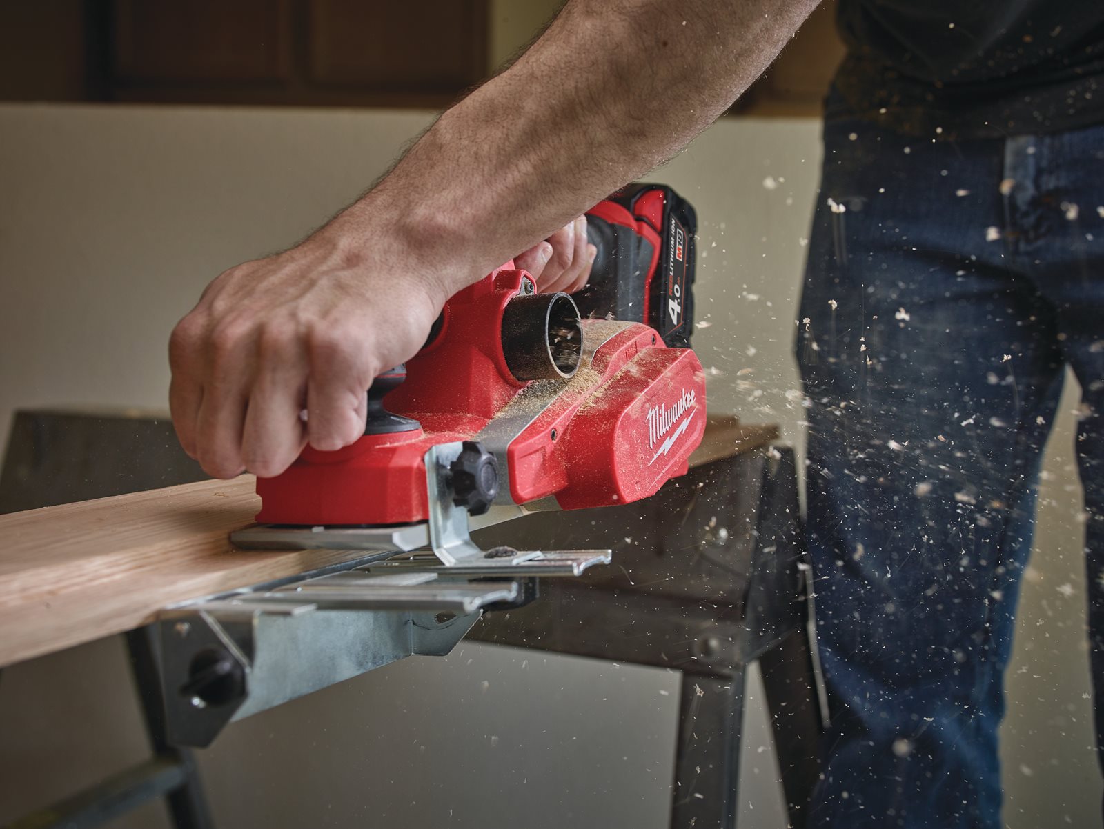 Milwaukee Akku-Hobel M18 BP-0 (Hobelbreite: 82 mm, Falztiefe: 10,7 mm, Spannabnahme: 2 mm, Drehzahl: 14000 U/min, ohne Akku)