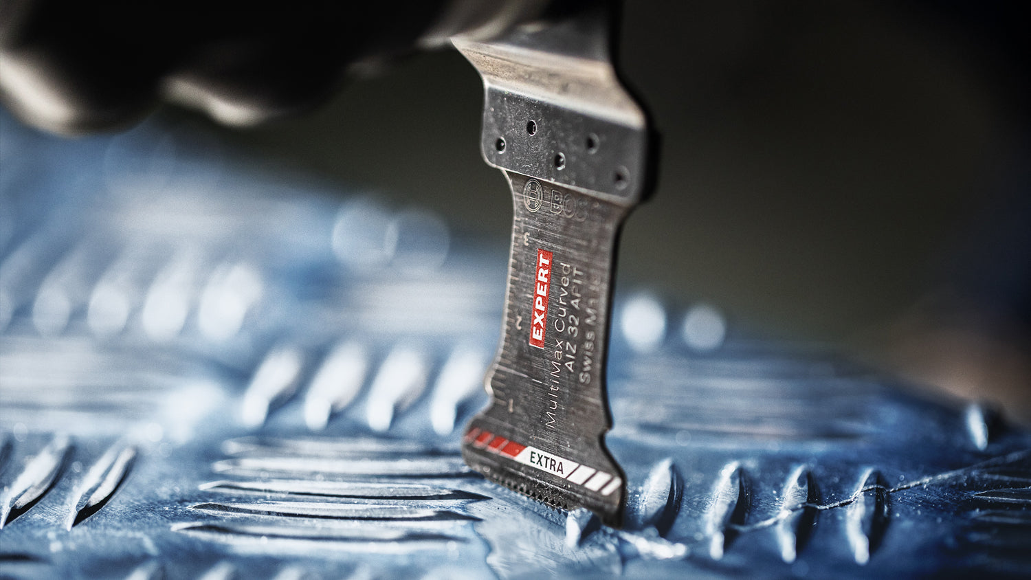Bosch EXPERT Tauchsägeblatt PAIZ 32 APIT (Starlock Plus, MultiMax, Curved-Tec, für Blech & abrasive Materialien, 32 x 55 mm)