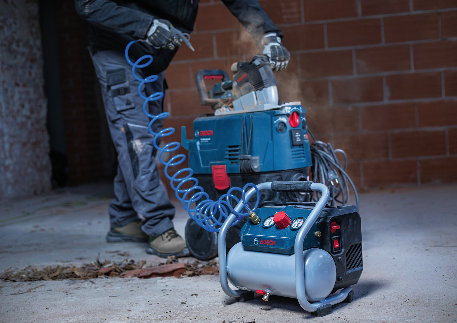 Bosch PRO Akku-Kompressor GKO18V-51 (Max. Druck: 8 bar, Ölfrei, 2 Druckeinstellungen, Füllmenge: 4,5 l, ohne Akku)