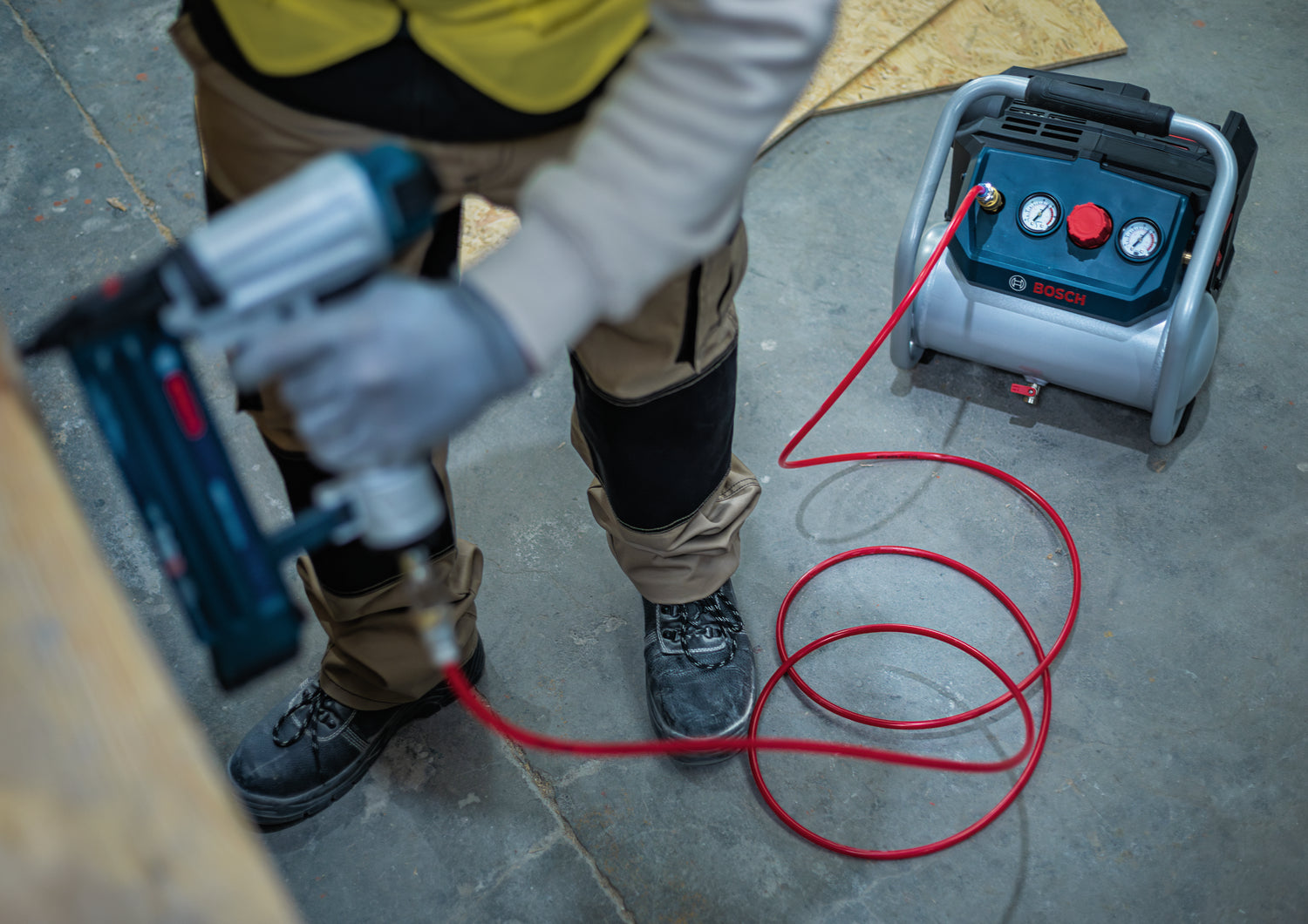Bosch PRO Akku-Kompressor GKO18V-51 (Max. Druck: 8 bar, Ölfrei, 2 Druckeinstellungen, Füllmenge: 4,5 l, ohne Akku)