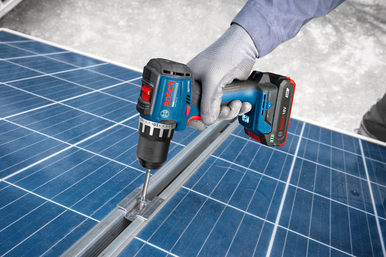 Bosch PRO Akku-Bohrschrauber GSR18V-52 (Max. Drehmoment: 70 Nm, Bohrfutter: 13 mm, Drehzahl: 500/1900 U/min, ohne Akku in L-BOXX 136)