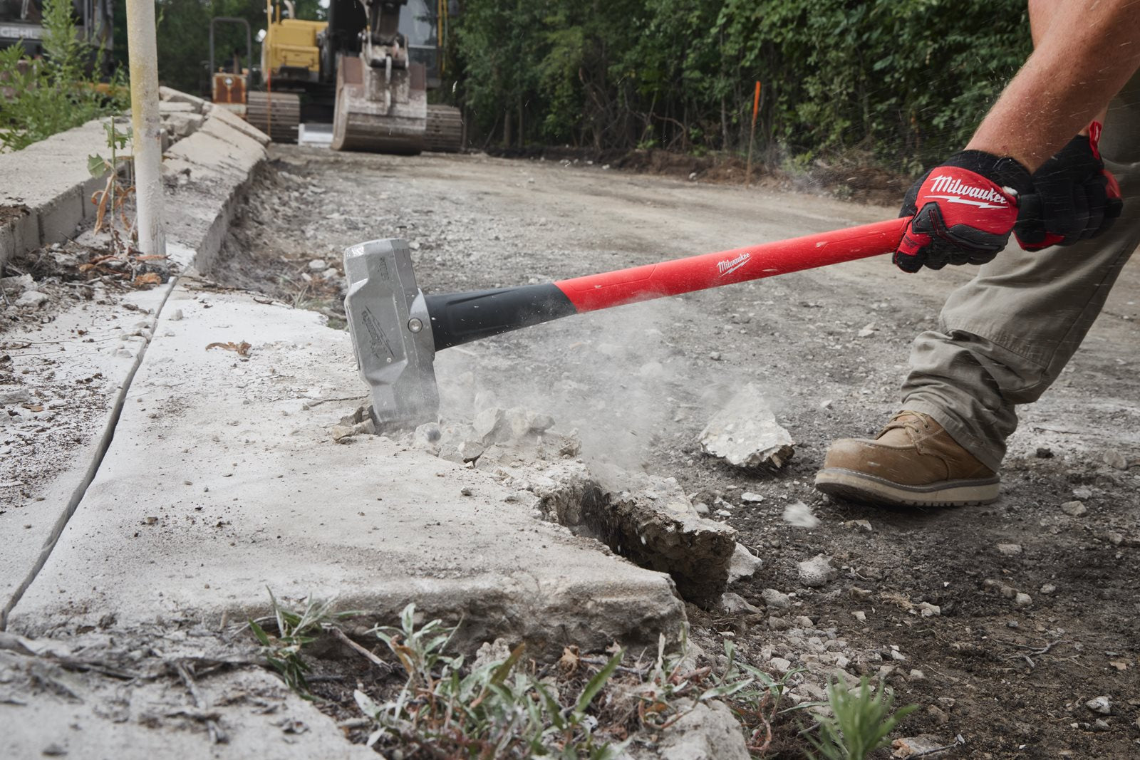 Milwaukee Vorschlaghammer 4,5 kg (Stahlverstärkter Glasfaserstiel 910 mm, SHOCKSHIELD™ Stiel für maximale Vibrationsreduzierung, SECURE STRIKE™ Verbindung von Kopf und Stiel)