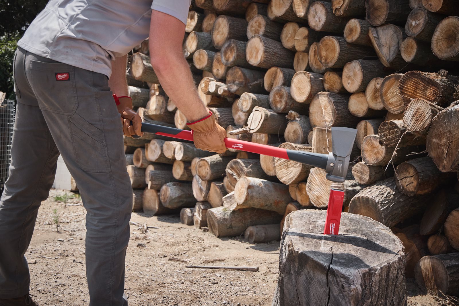 Milwaukee Spalthammer 3,6 kg (Stahlverstärkter Glasfaserstiel 830 mm, SHOCKSHIELD™ Stiel für maximale Vibrationsreduzierung, SECURE STRIKE™ Verbindung von Kopf und Stiel)