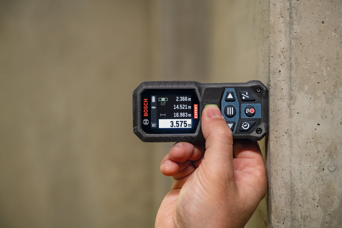 Bosch EXPERT EXLM100-39CG Laser-Entfernungsmesser bis 100 m (inkl. Akku, USB-C Kabel, Trageschlaufe, Tasche)