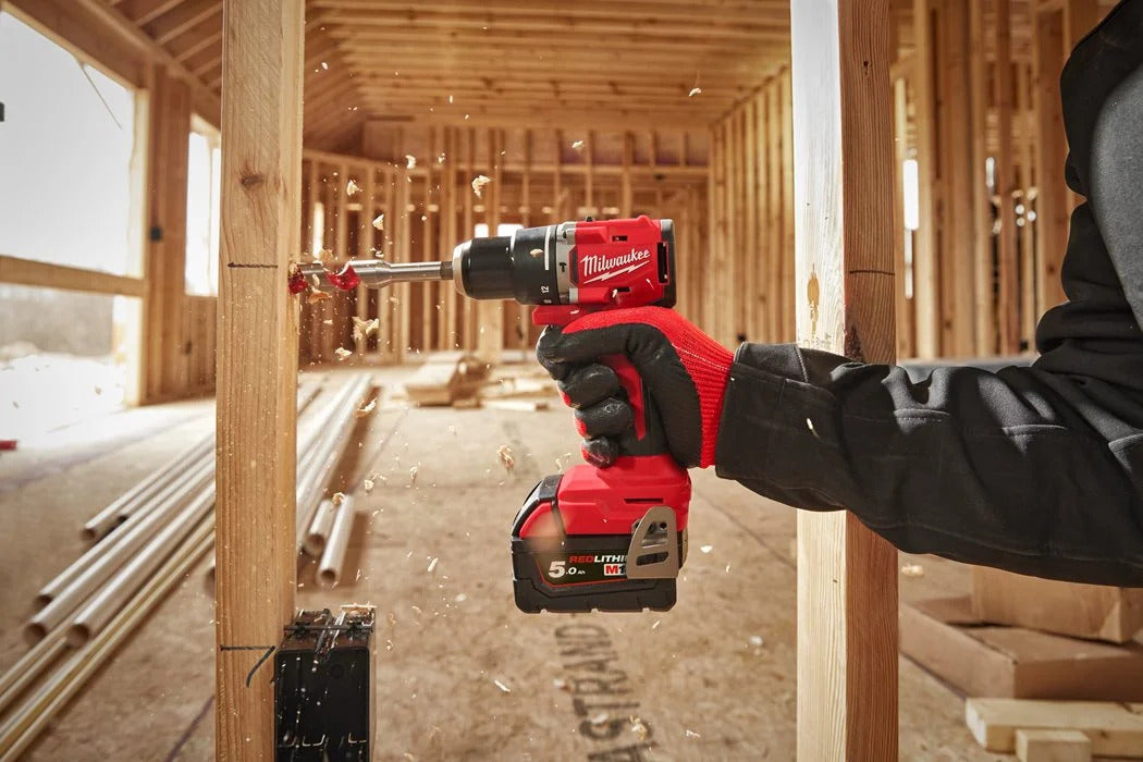 Milwaukee M18 BLPDRC-422C Akku-Schlagbohrschrauber (Drehmoment: 60,5 Nm, 13 mm Bohrfutter, mit 2,0 Ah & 4,0 Ah Akku, im Koffer)