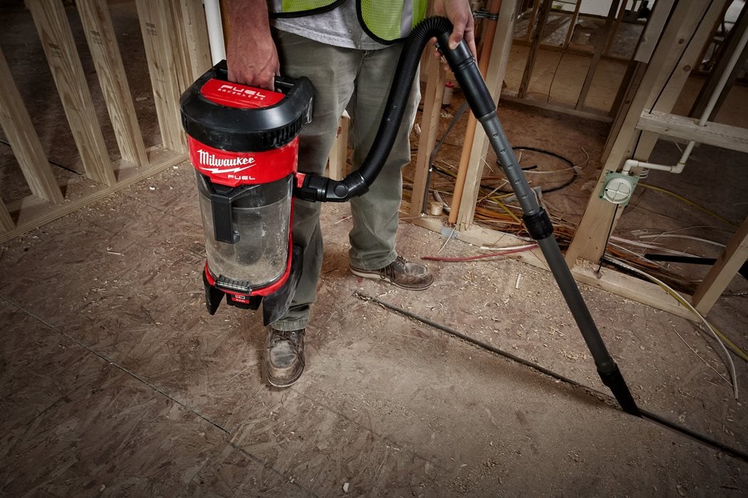 Milwaukee® M18 FBPV-0 Akku-Rucksacksauger 189 mbar ohne Akku/Lader im Karton