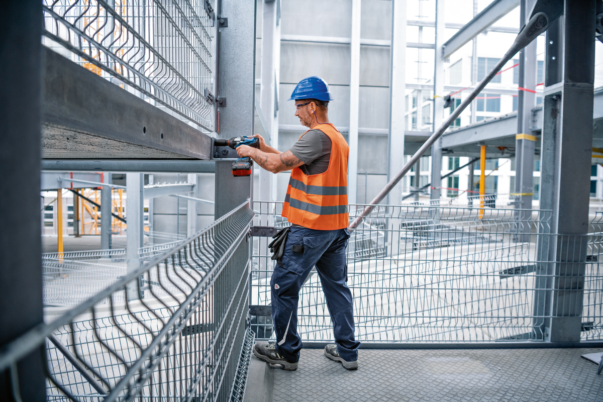 Bosch Akku-Drehschlagschrauber GDS 18V-1000 C (1/2"-Vierkant, Drehmoment: 1000 Nm, inkl. GCY 42, Solo in L-BOXX 136)