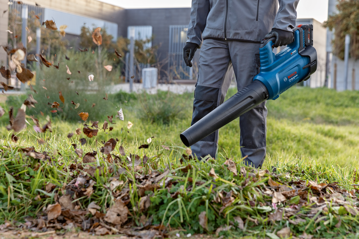 Bosch Professional GBL 18V-750 Akku-Gebläse BITURBO 780 m³/h und 198 km/h ohne Akku/Lader im Karton