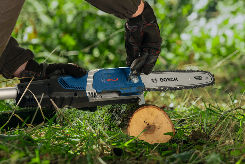 Bosch Professional GKE 18V-25 TP Akku-Teleskop-Kettensaege 23 cm fuer dicke Aeste (06008D6000)