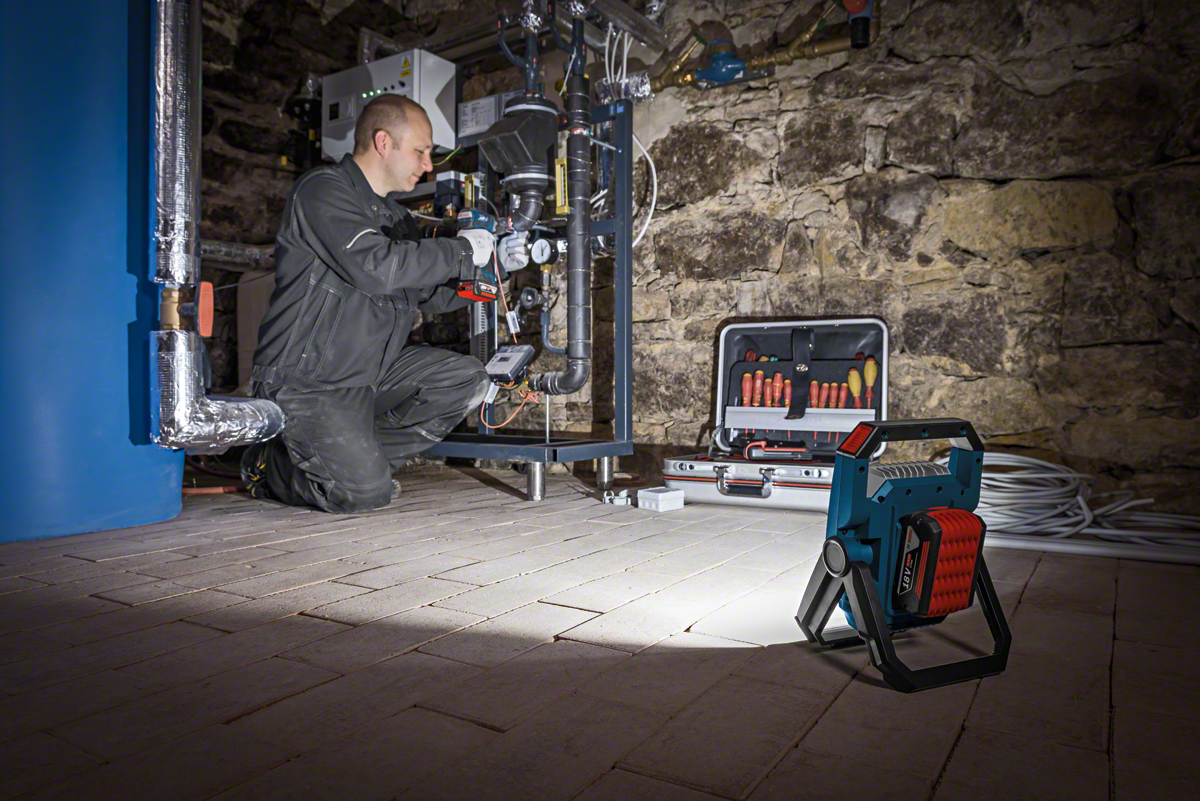 Bosch Professional GLI 18V-1900 Akku-Bauleuchte 1900 Lumen Solo (0601446400)
