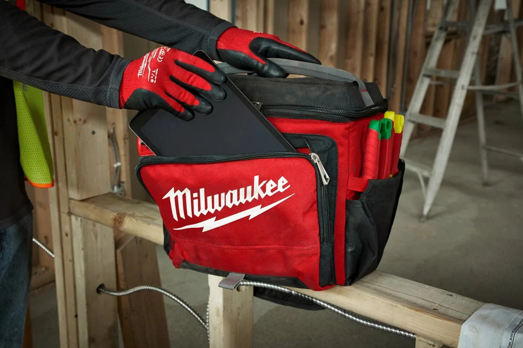 Milwaukee Jobsite Kuehltasche mit Elektroniktasche (4932464835)