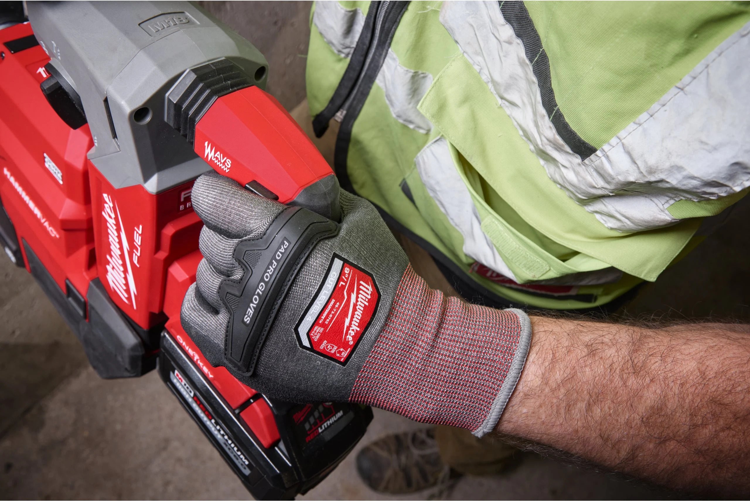 Milwaukee Pad Pro Schnittschutzhandschuhe Klasse 4/D mit Schaumstoffpolsterung 