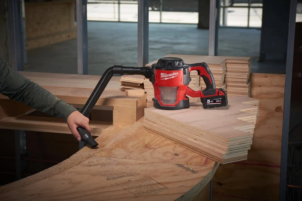 Milwaukee M18 CV-0 Akku-Handstaubsauger 84.8 mbar ohne Akku/Lader im Karton