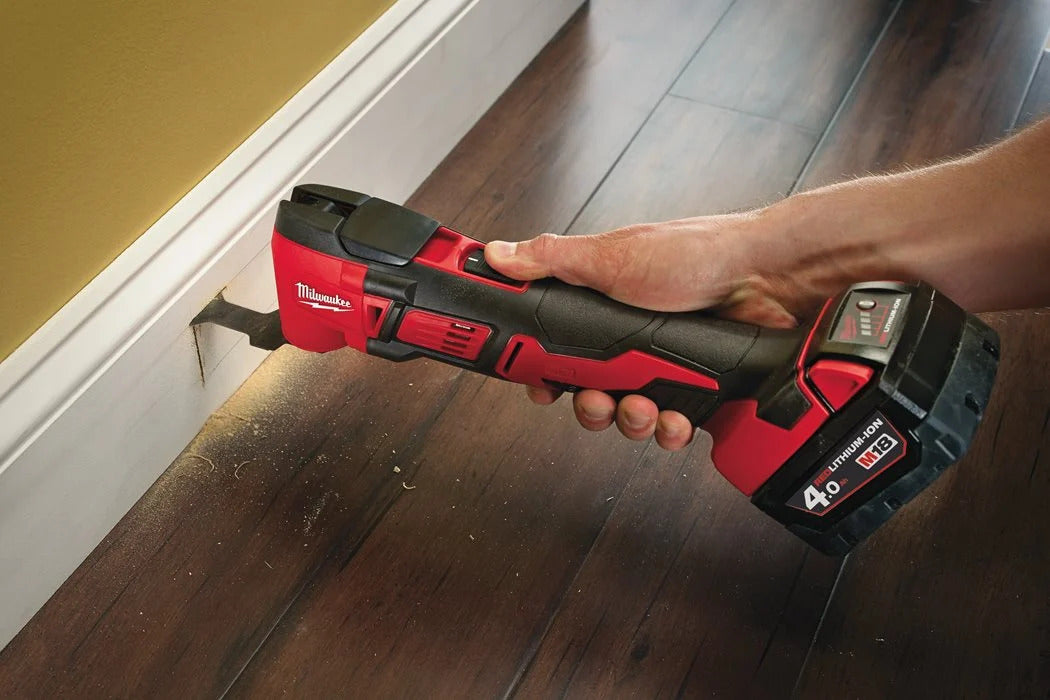 Milwaukee M18 BMT-0 Akku-Multitool mit FIXTEC ohne Akku/Lader im Karton