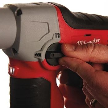 Milwaukee M12 CH-602X FUEL Akku-Bohrhammer 1.1 Joule mit 2x M12B6 Akkus und Lader in HD-Box (4933451510)