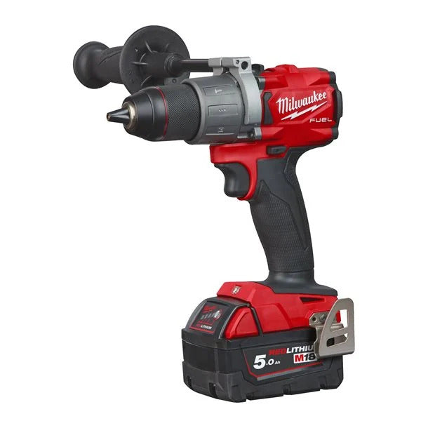 Milwaukee M18 FPD2-502X FUEL Akku-Schlagbohrschrauber 135 Nm mit 2x 5.0 Ah Akkus und Lader in HD-Box