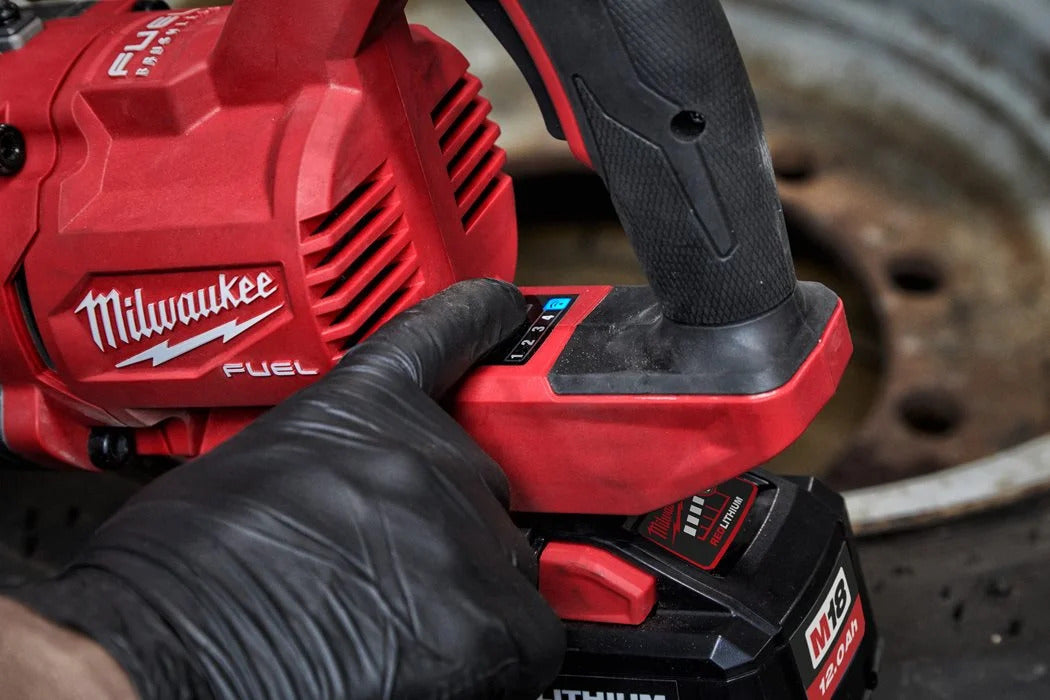 Milwaukee M18 ONEFHIWF1D-121C FUEL 1" Akku-Schlagschrauber mit Sprengring und langem Schaft