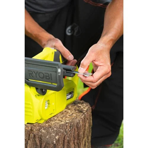 RYOBI RY18CS20A-0 Akku-Kettensäge 20 cm Schwert manuelle Kettenschmierung ohne Akku/Lader im Karton