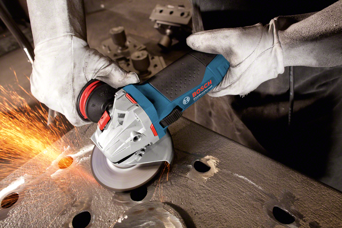 Bosch Professional GWS 17-125 CI Winkelschleifer im Karton