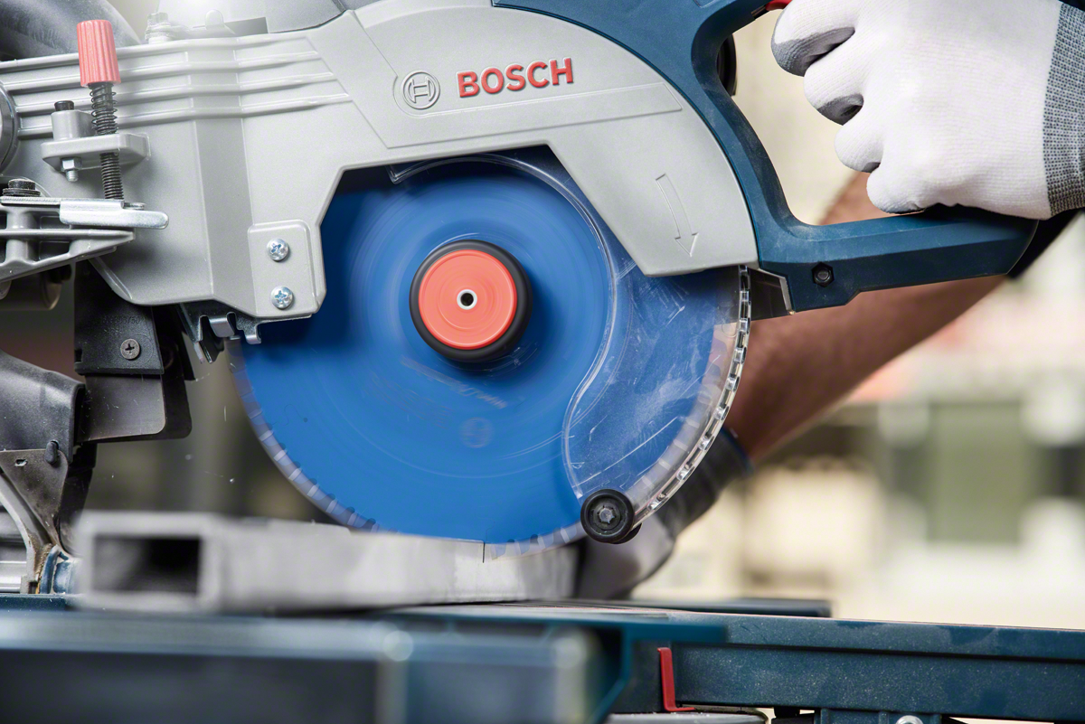 Bosch Expert for Aluminium Kreissägeblatt Ø 216/30 64 Zähne Alu