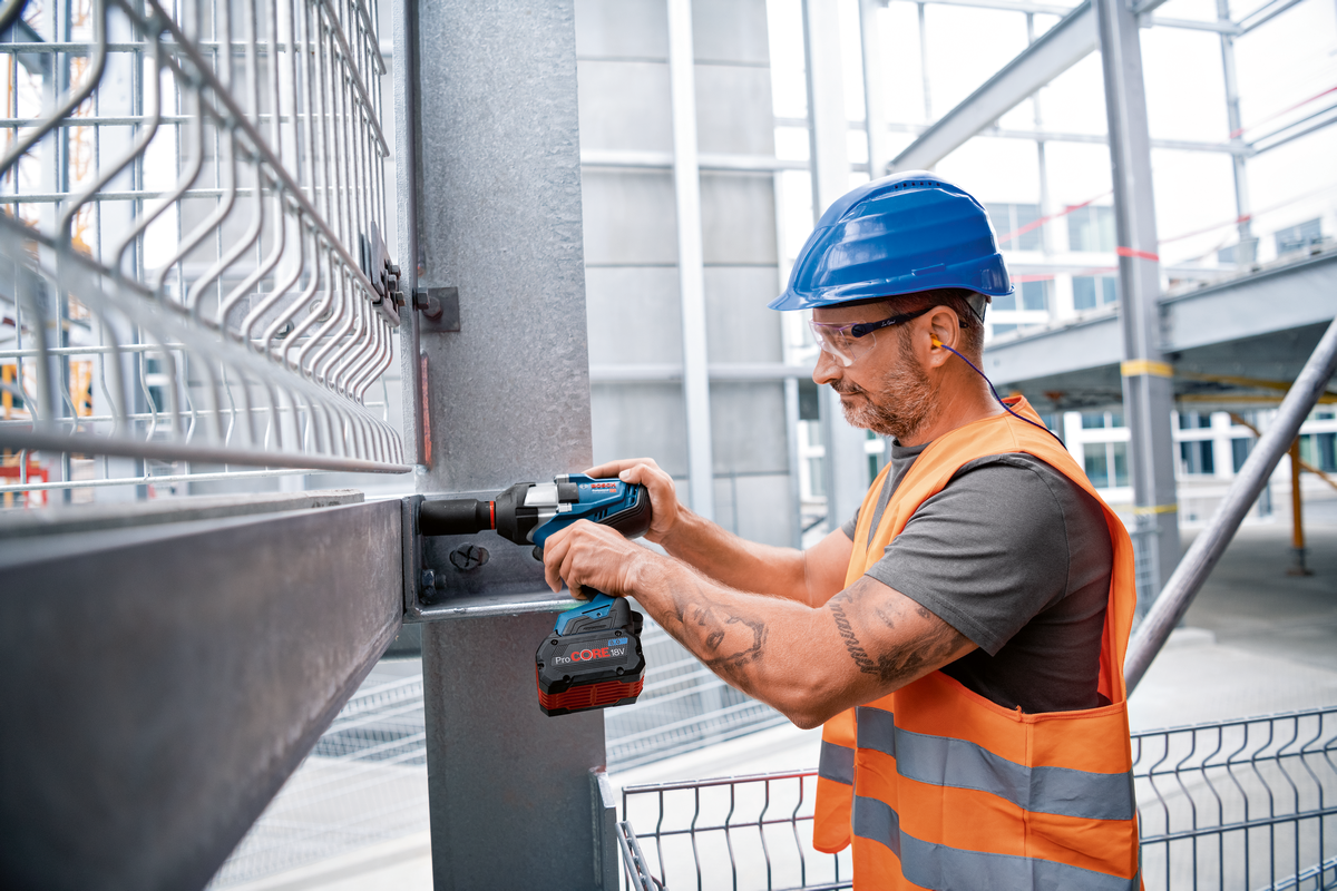 Bosch Professional GDS 18V-1000 C Akku-Drehschlagschrauber 1000 Nm BITURBO ohne Akku/Lader in L-Boxx