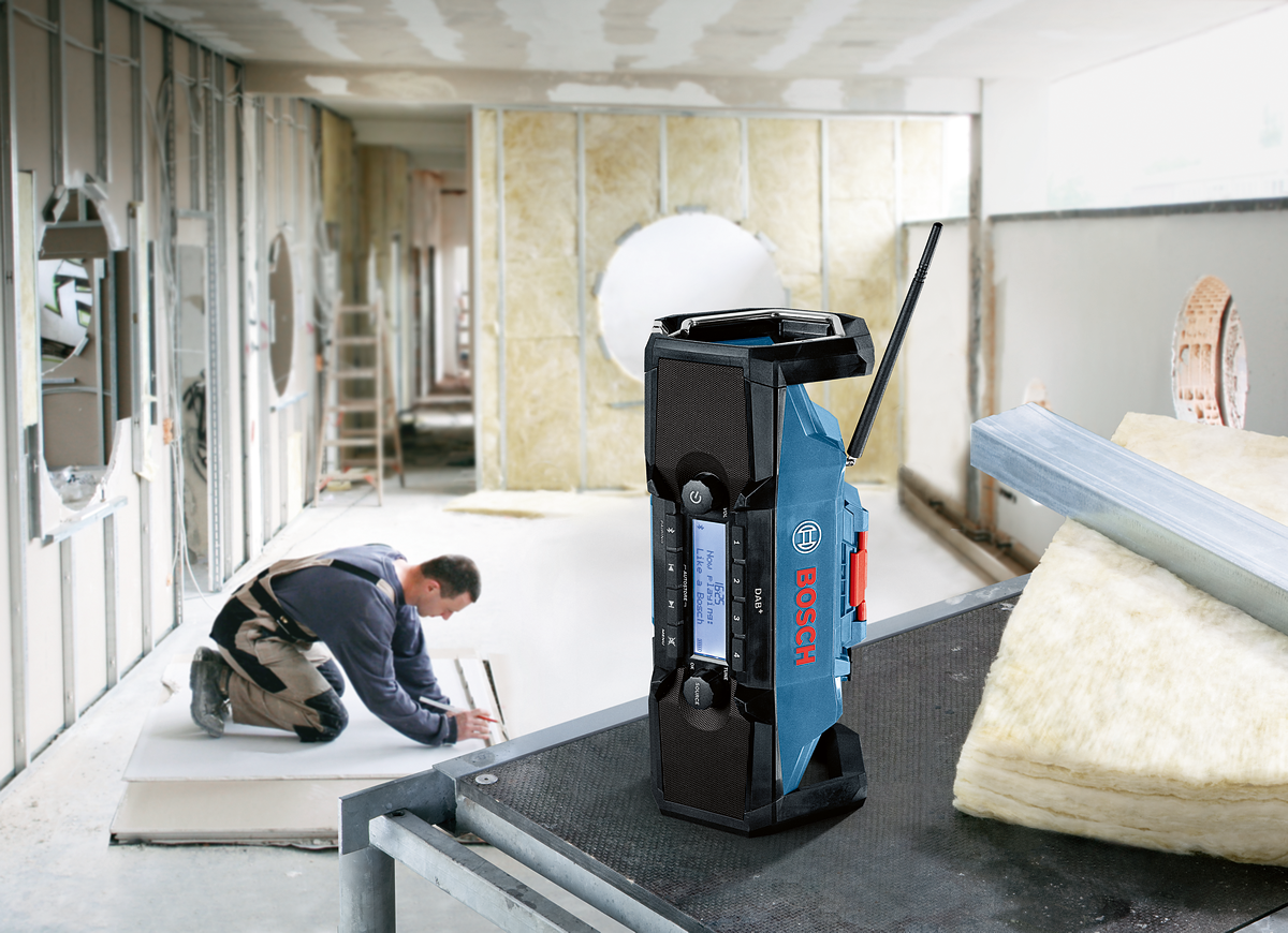 Bosch Professional GPB 18V-2 SC Akku-Radio Bluetooth, DAB+, FM/AUX ohne Akku/Lader (06014A3100)