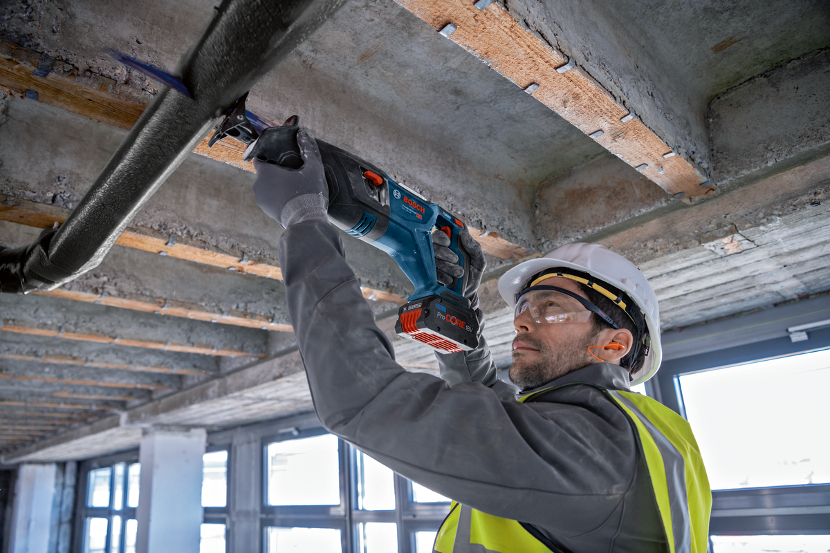 Bosch Professional GSA 18V-28 Akku-Säbelsäge 28 mm Hublänge BITURBO ohne Akku/Lader in L-Boxx 238