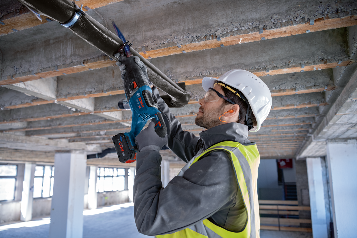 Bosch Professional GSA 18V-28 Akku-Säbelsäge 28 mm Hublänge BITURBO ohne Akku/Lader in L-Boxx 238