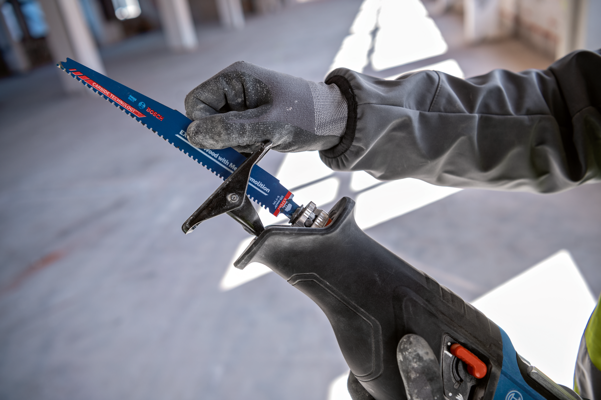 Bosch Professional GSA 18V-28 Akku-Säbelsäge 28 mm Hublänge BITURBO ohne Akku/Lader in L-Boxx 238