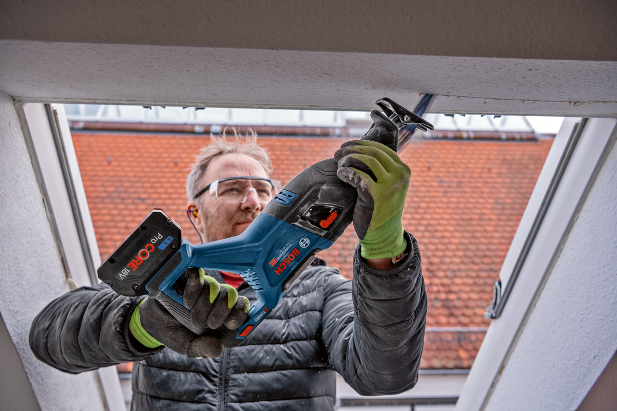 Bosch Professional GSA 18V-28 Akku-Säbelsäge 28 mm Hublänge BITURBO ohne Akku/Lader in L-Boxx 238