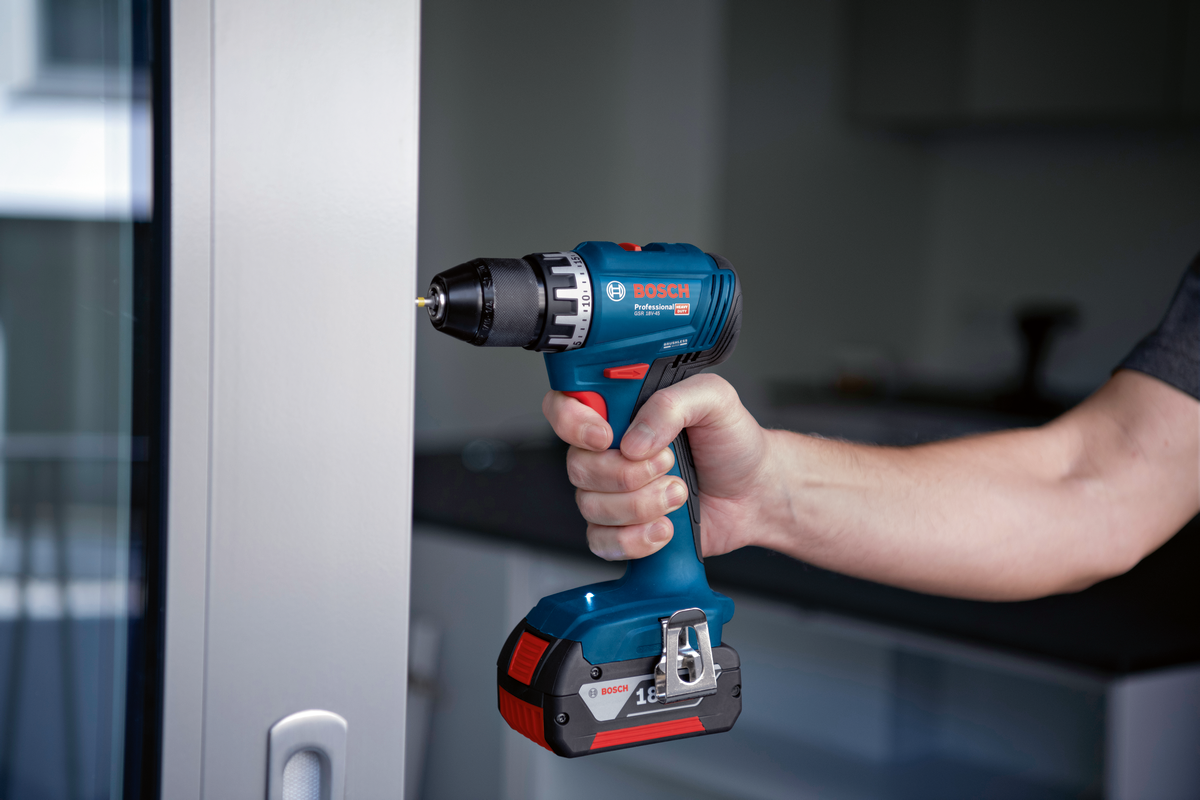 Bosch Professional GSR 18V-45 Akku-Bohrschrauber bürstenlos mit 45 Nm ohne Akku/Lader in L-Boxx