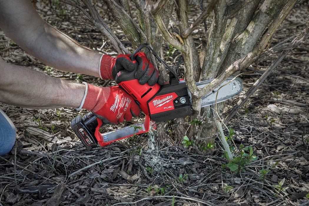 Milwaukee M12 FHS-0 FUEL Akku-Astsäge 15cm Schwert ohne Akku/Lader (4933472211)