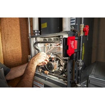 Milwaukee M12 PAL-0 Akku-Leuchte 700 Lumen mit schockresistenten Glas (4933478226)