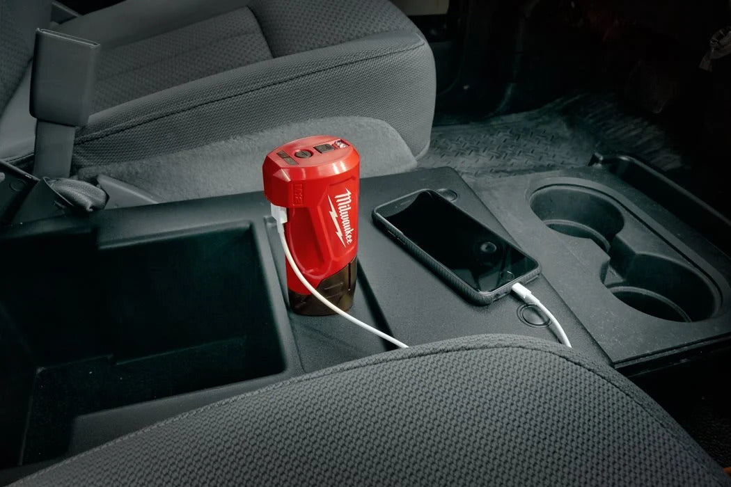 Milwaukee M12 TC Ladegerät mit USB-Stecker und Kabel 2.1 A Ladestrom (4932459450)