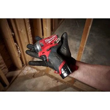 Milwaukee M12 FID-202X FUEL Akku-Kompakt-Schlagschrauber 147 Nm 1/4" Hex 2x M12B2 und Lader in HD-Box